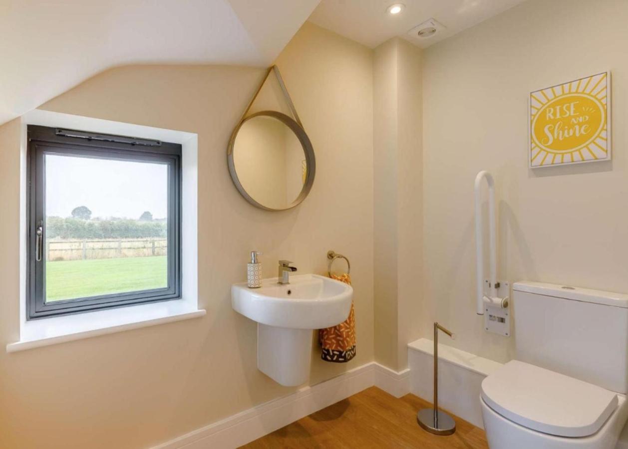 Fawn Cottage Disabled Adapted 3 Bedroom Hot Tub Coughton Экстерьер фото
